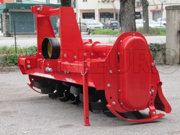 Fraise pour tracteur série médium AgriEuro UR 204 – cardan à friction professionnel