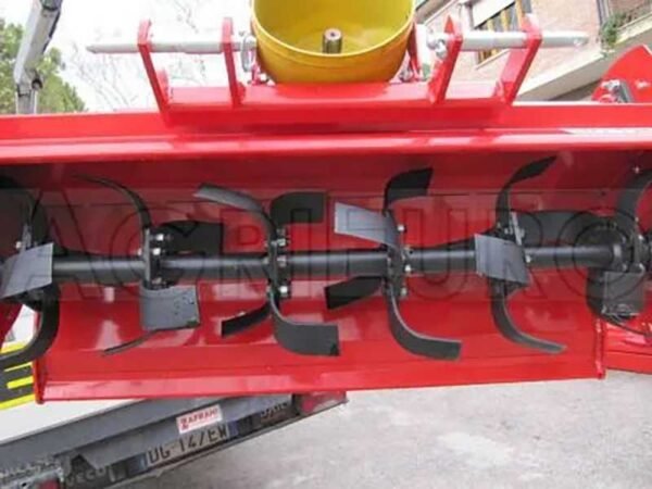 Fraise rotative à tracteur série légère avec déport mécanique Agrieuro HO 105 – Image 8